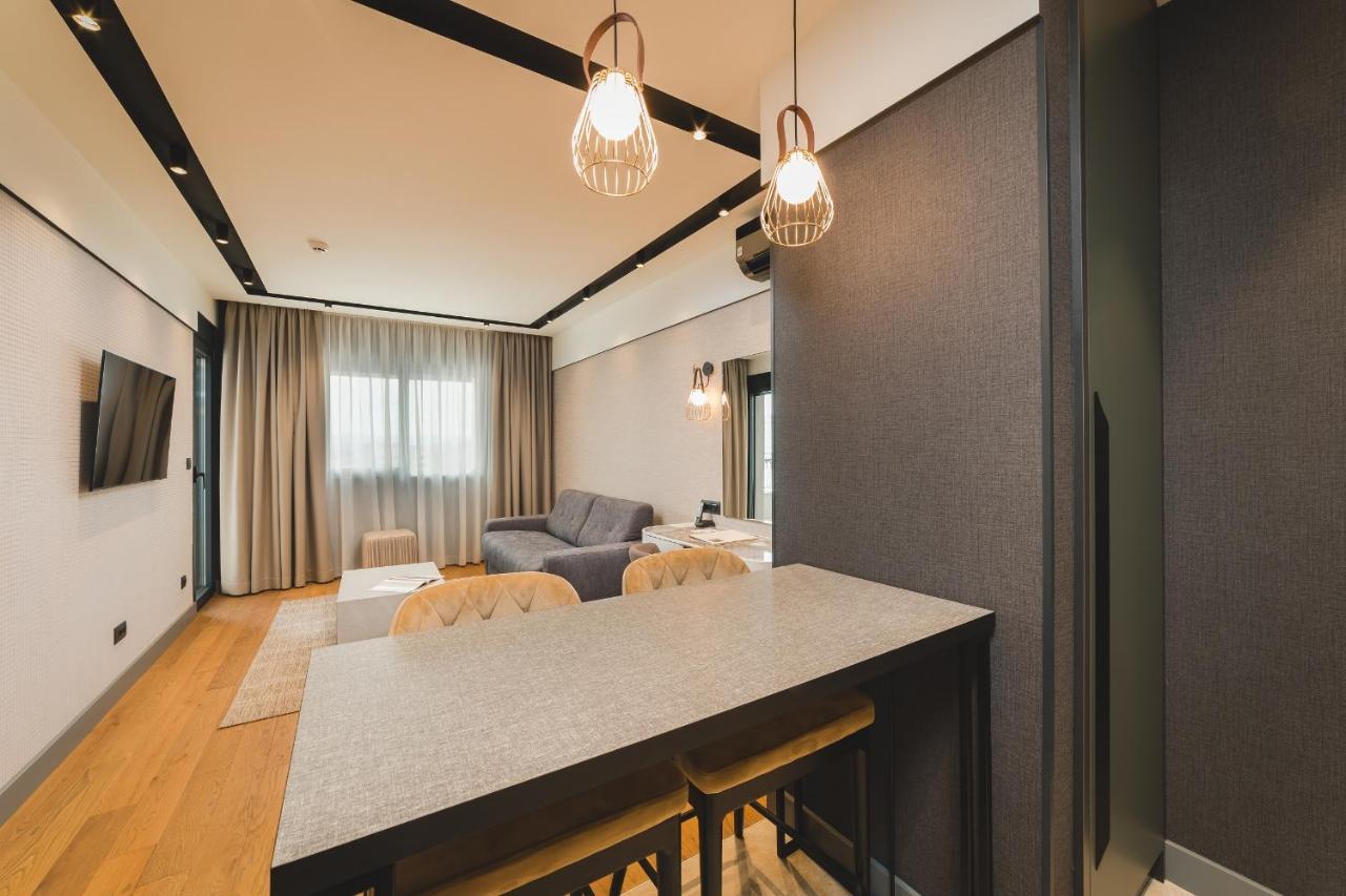 Signum Hotel Подгориця Екстер'єр фото