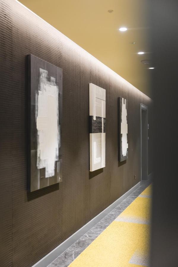 Signum Hotel Подгориця Екстер'єр фото