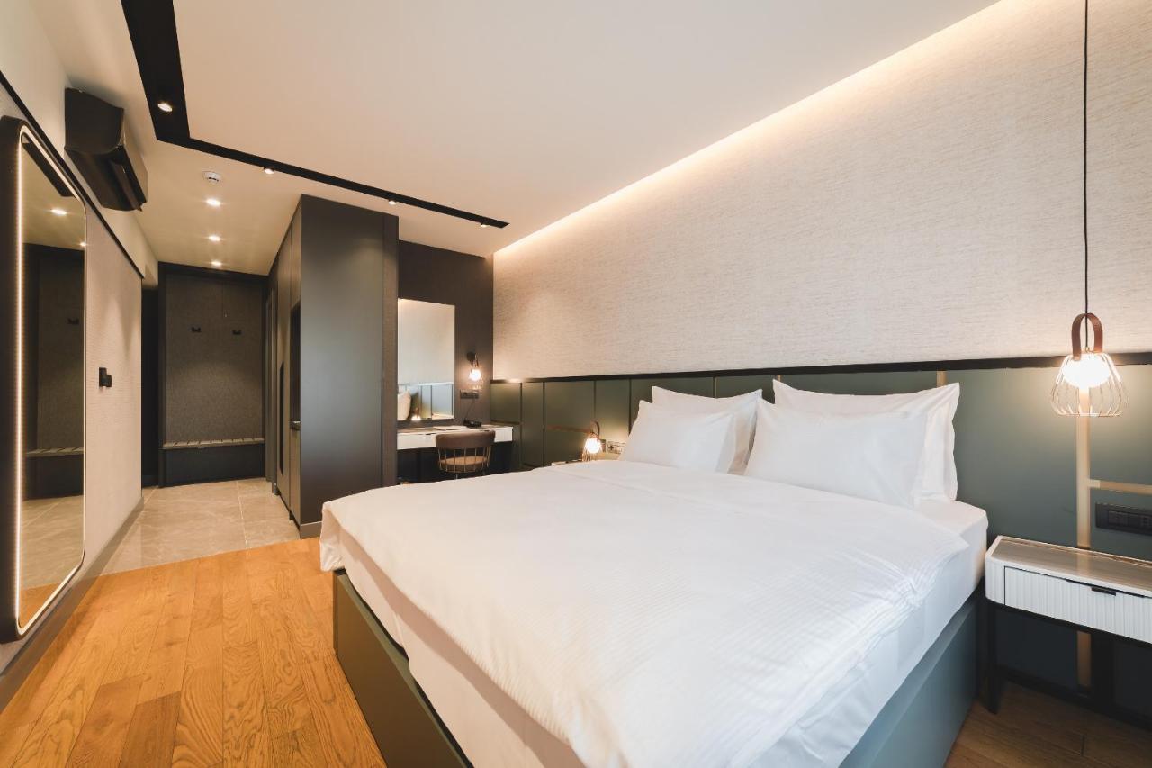 Signum Hotel Подгориця Екстер'єр фото