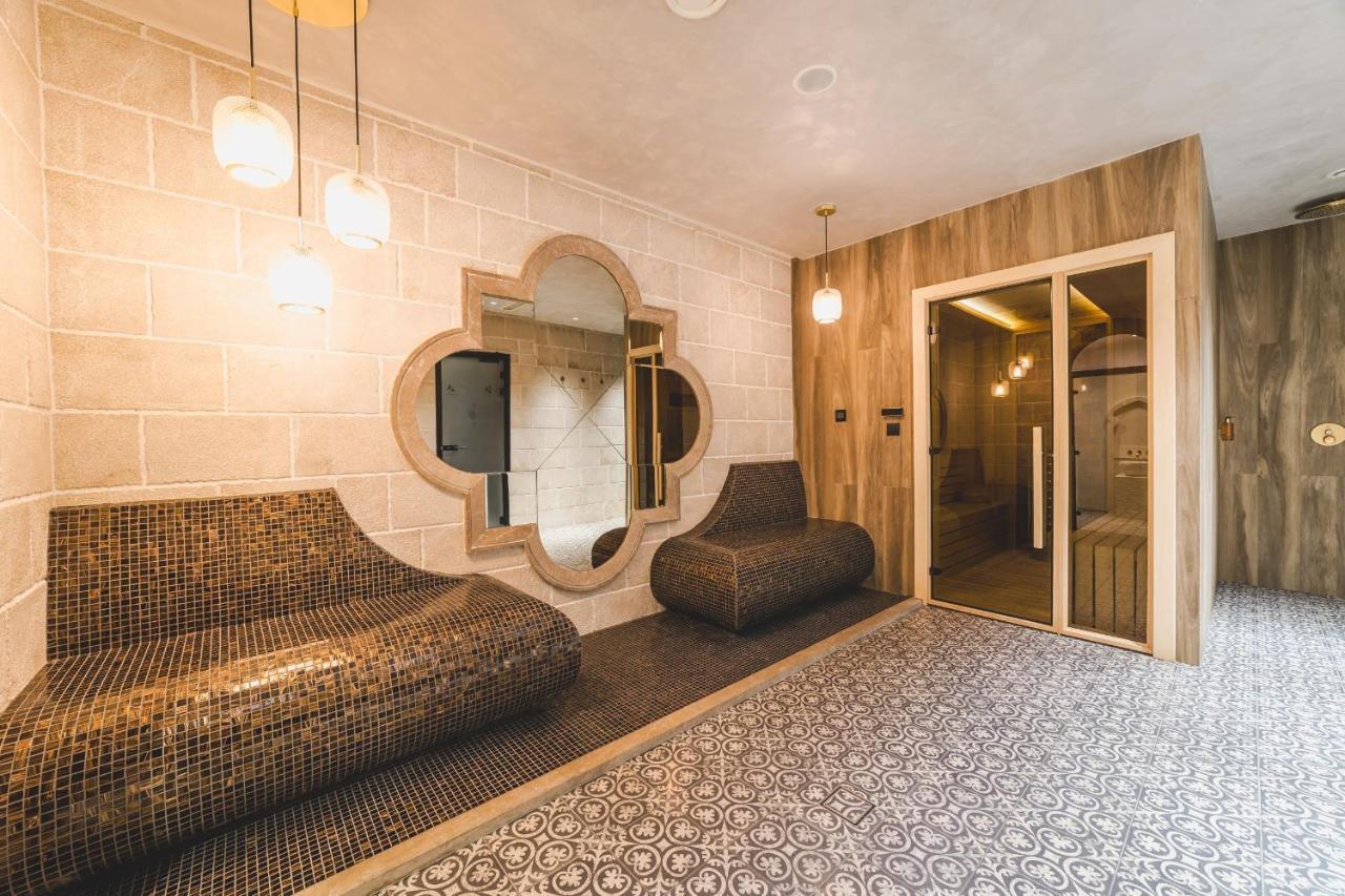 Signum Hotel Подгориця Екстер'єр фото